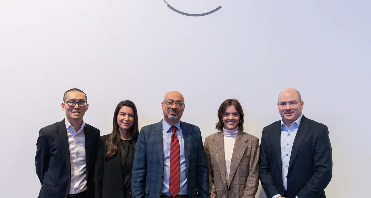“إي آند” تتعاون مع IBM لإطلاق منصة متكاملة لحوكمة الذكاء الاصطناعي 
