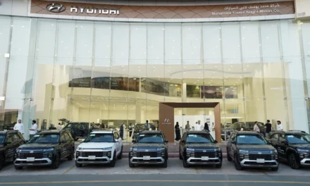 الناغي هيونداي تكشف عن سيارة هيونداي كريتا جراند 2025 المطورة في صالات عرضها