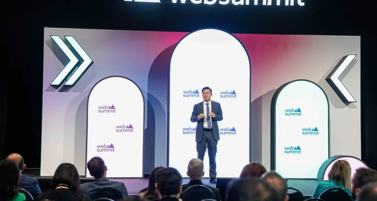 هواوي تبرم عدة شراكات استراتيجية خلال قمة الويب قطر 2025