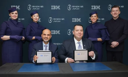 طيران الرياض و “IBM” يوقعان شراكة استراتيجية لتأسيس أول منظومة تشغيلية رقمية بالكامل 