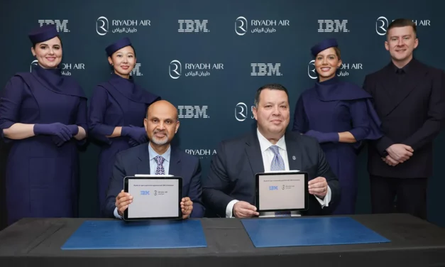 طيران الرياض و “IBM” يوقعان شراكة استراتيجية لتأسيس أول منظومة تشغيلية رقمية بالكامل 