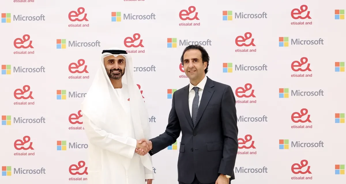 “إي آند الإمارات” تتبنىM365 Copilot  لتطوير بيئة العمل عبر الذكاء الاصطناعي