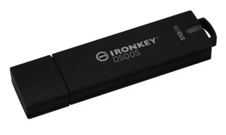 وحدة التخزين المشفرة من كينغستون IronKey D500S تحصل على أعلى اعتماد أمني عالمي لمعايير حماية البيانات