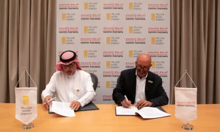 أسواق التميمي وYellow Door Energy توقعان عقد تأجير محطة طاقة شمسية