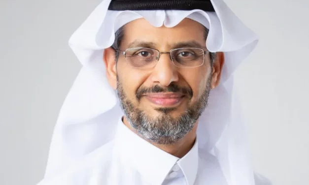 المستشار الإعلامي علي القرني: ذكرى البيعة تجدّد العهد على الولاء ومسيرة البناء