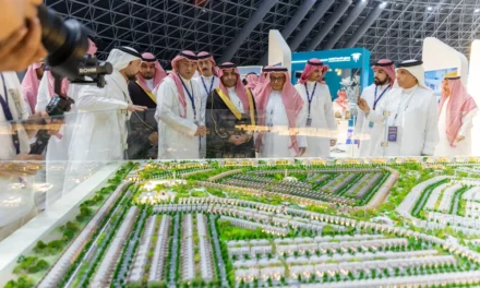 البلديات والإسكان تدشن معرض “سيريدو 2025” العقاري في جدة