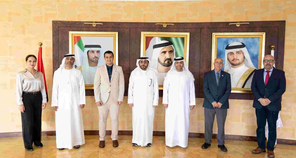 جامعة حمدان بن محمد الذكية توقّع مذكرة تفاهم مع “بي ثري غلوبال” لتعزيز التعاون بين القطاع الأكاديمي والصناعي