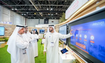 دائرة الموارد البشرية بدبي تستعرض نظامًا طبيًا عسكريًا ذكيًا في جيتكس 2025