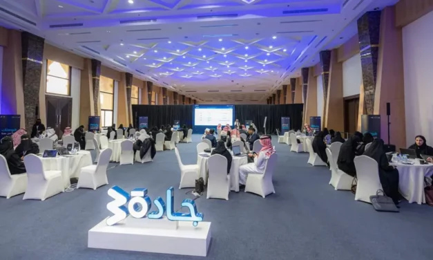 منطقة الهاكاثون في فرصتي 5 تستقطب المبتكرين لتحويل التحديات إلى حلول تقنية