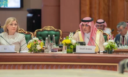 الغامدي يستعرض استراتيجية الذكاء الاصطناعي السعودية بثلاث ركائز في قمة الهند 2026