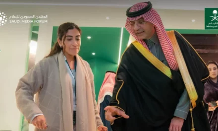 مساعد وزير الإعلام يزور معرض فومكس المصاحب للمنتدى السعودي للإعلام
