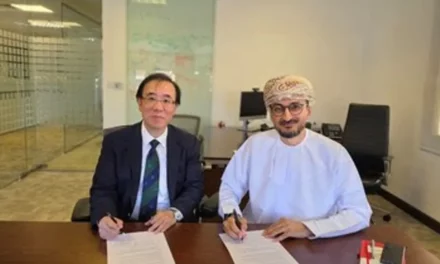 جامعة هونغ كونغ توقع مذكرة تفاهم مع تكاتف عُمان لدعم الطلاب العمانيين