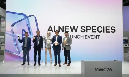 ZTE تعرض هاتف nubia M153 ودمية iMoochi الذكية في MWC برشلونة 2026
