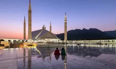 مزاد طيف الجيل الخامس في باكستان يدر 507 ملايين دولار وثلاثة مشغلين يحصلون على 480 ميغاهرتز