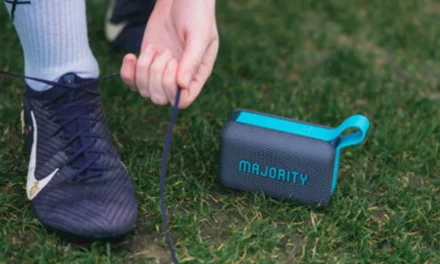 Majority Audio وكامبريدج يونايتد للسيدات يحطمان القياس العالمي لأكبر عدد من سماعات Bluetooth تعمل في آنٍ واحد