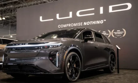 Lucid Gravity تفوز بلقب أفضل سيارة فاخرة في العالم لعام 2026