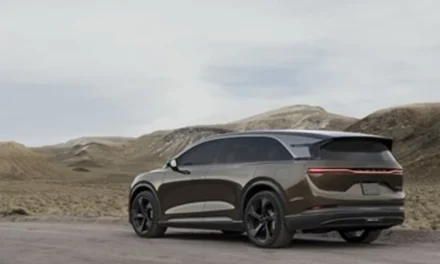 Lucid Gravity تفوز بلقب السيارة الفاخرة العالمية لعام 2026