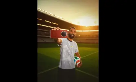 لاعبو المنتخب السعودي يعتمدون على هاتف HONOR Magic V6