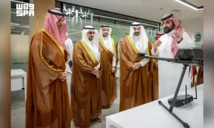 وزير الاتصالات يزور مركز ريادة الأعمال الرقمية “كود” بجامعة القصيم
