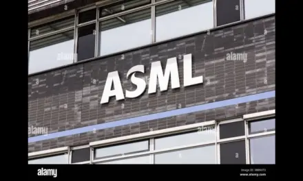 تقييم شركة ASML يقترب من حاجز التريليون دولار بدعم من طفرة الذكاء الاصطناعي