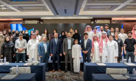 وزير الاتصالات يلتقي الطلاب المبتعثين في الصين لبحث مستقبل التقنية