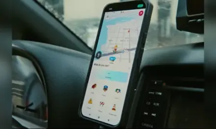 تطبيق Waze يدمج تقنيات Gemini لتقديم تجربة ملاحة مخصصة وأوامر صوتية ذكية