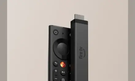 جهاز Fire TV Stick 4K متصل بالتلفاز