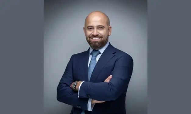كلاوديرا ومرون توقعان مذكرة تفاهم لتسريع التحول الرقمي بالبيانات الهجينة