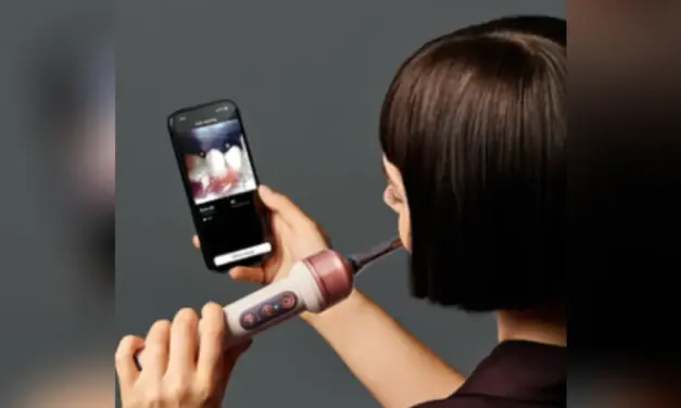دايسون تكشف عن فرشاة الأسنان الذكية Dyson CameraJet المزودة بكاميرا ونفاثة سوائل