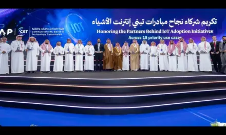 تكريم جنرال موتورز في المملكة العربية السعودية لتطوير قدرات المركبات المتصِلة