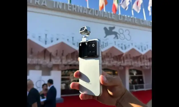 استعراض هاتف HONOR Robot Phone في مهرجان فينيسيا السينمائي الدولي