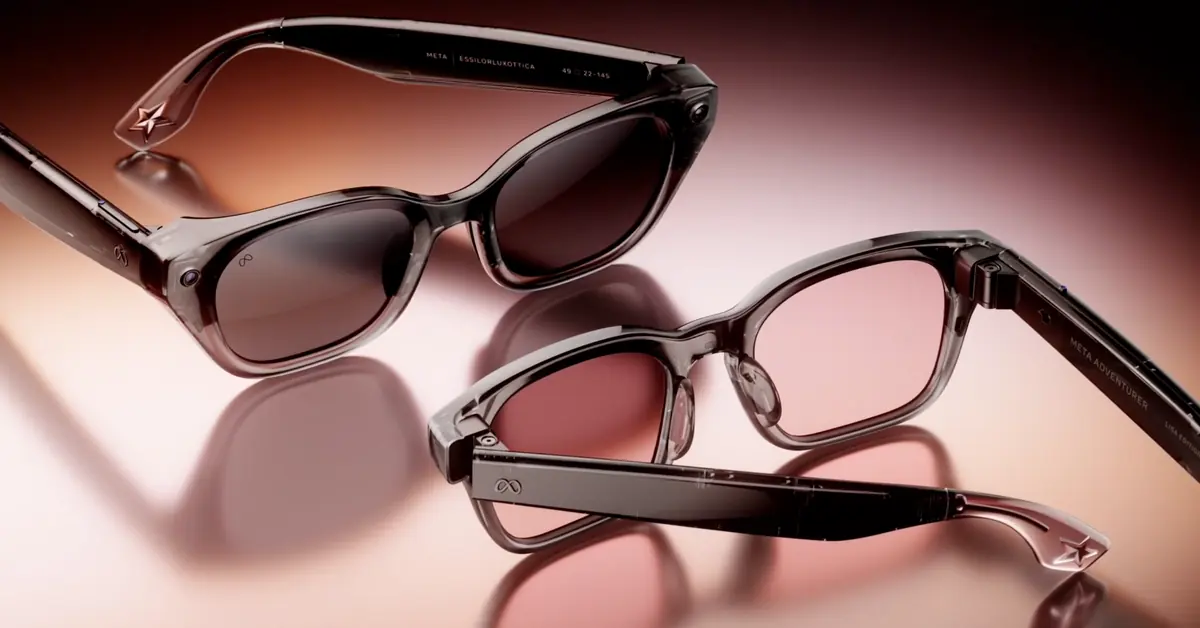 Ray-Ban ميتا الجيل الثالث نظارات ذكية على طاولة خشبية