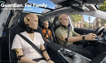 سيارة تابعة لشركة علامة CHERY أثناء اختبارات الصحراء