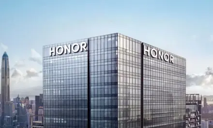شركة HONOR تعرض أجهزتها الذكية داخل متجر تجزئة حديث