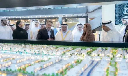 نموذج المدن المستدامة: صاحب السمو الشيخ الدكتور سلطان بن محمد القاسمي، حاكم الشارقة، خلال افتتاح أوروك