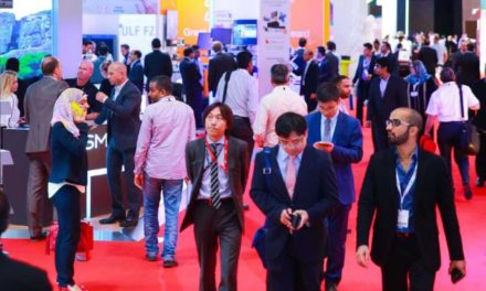 GCC Retailers Leapfrog Europe with Virtual Kiosks, Interactive Mirrors, and Holographic Ads