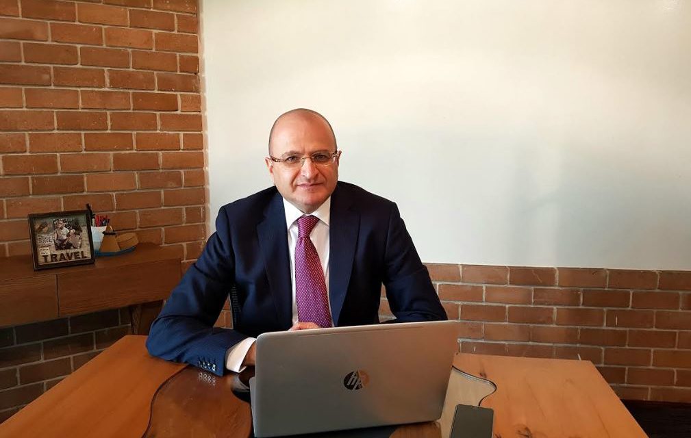 Darisni, the region’s first smart-device platform that instantly connects students with qualified tutors