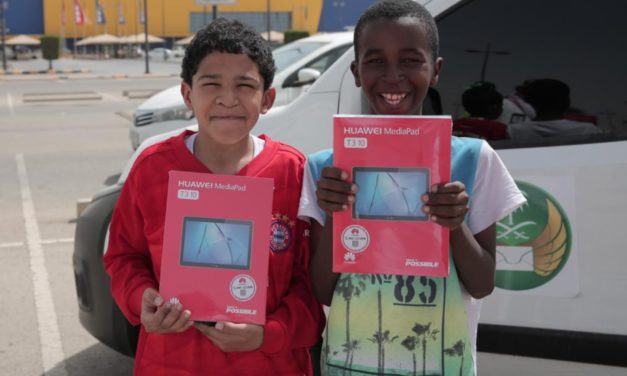 Huawei joins MCIT initiative by delivering 1,000 smart devices to students for virtual learning