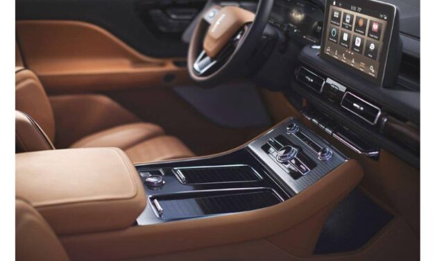 A Lincoln That Gets You: How SYNC® Understands Your Commands