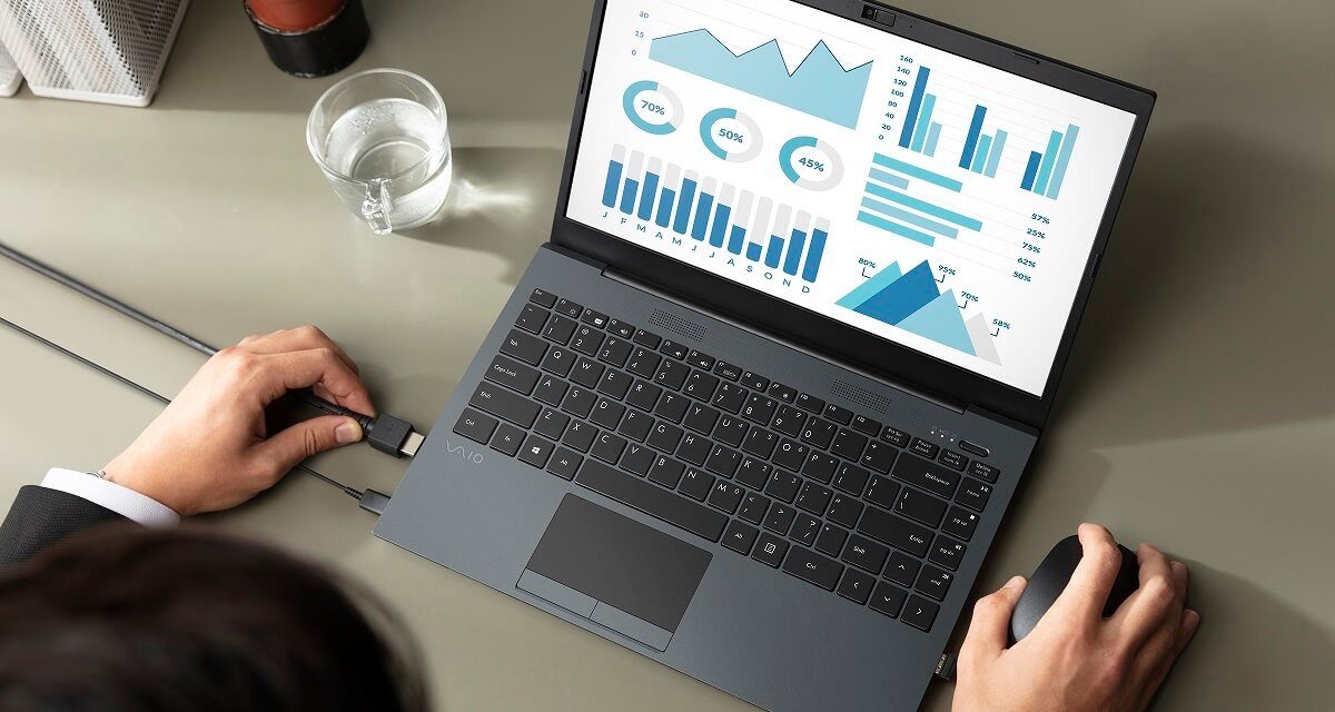VAIO® FE – Simply the Finest A Stylish Statement of Elegance for Style-conscious Young Professionals