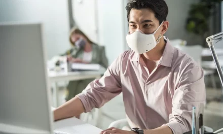 LG’S UPGRADED PURICARE WEARABLE AIR PURIFIER COMING TO THE UAE