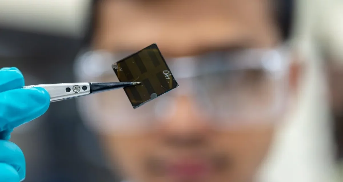 Perovskite Solar Cells Taking the Heat