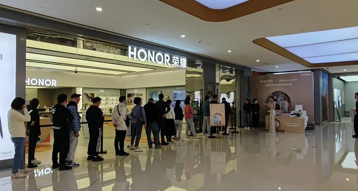 HONOR is Surpassing Huawei and Samsung and Here Is Why.