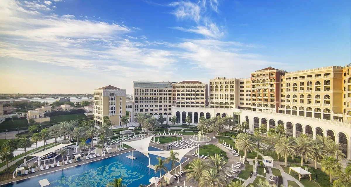 THE RITZ-CARLTON ABU DHABI, GRAND CANAL LAUNCHES ON-SITE VERTICAL FARM, PIONEERING SUSTAINABILITY IN THE HOSPITALITY INDUSTRY
