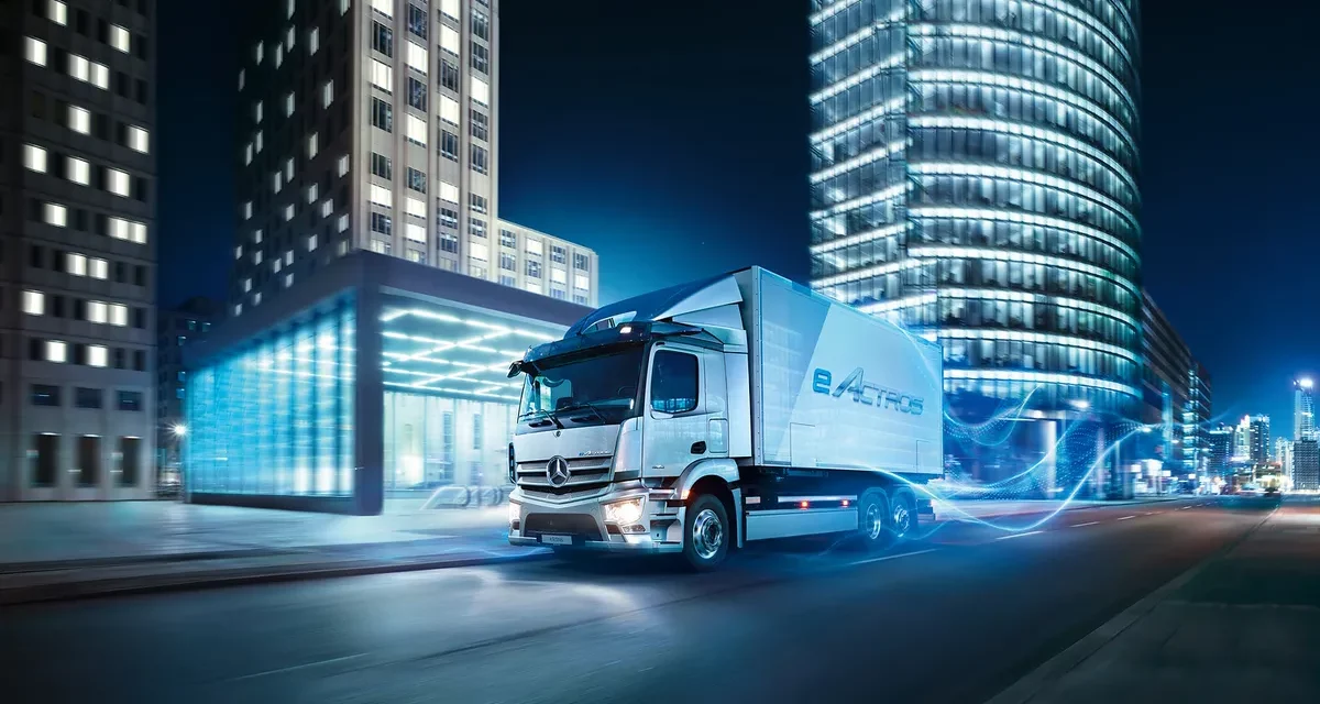 MERCEDES-BENZ eACTROS MAKES HISTORIC DEBUT IN SAUDI ARABIA