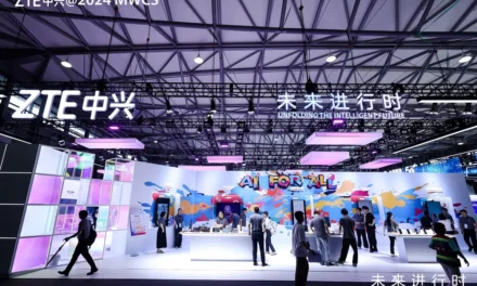 ZTE shines at MWC Shanghai 2024 with full-scenario AI applications and stunning eyewear-free 3D products