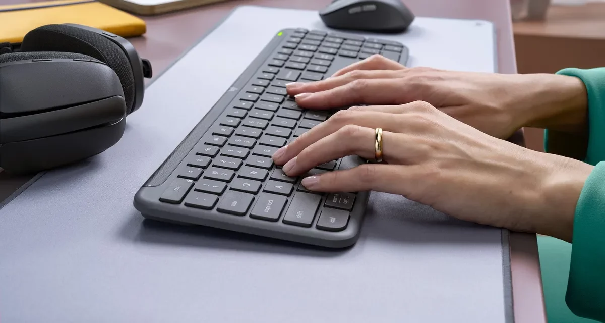 Logitech Unveils Signature Slim Keyboard to Seamlessly Flow Between Work and Life at the Desk