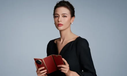 A Foldable Like No Other: The HUAWEI Mate XT Turns Sci-fi Into Reality