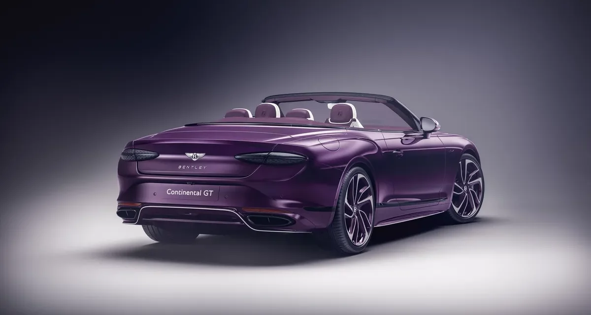Bentley EXTERIOR ACCENT COLOURS EXTEND THE PALETTE BEYOND 46 BILLION POSSIBILITIES